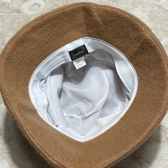 Lawliet Wool Hat Beaded Flower Appliqué Camel color - Picture 5 of 6